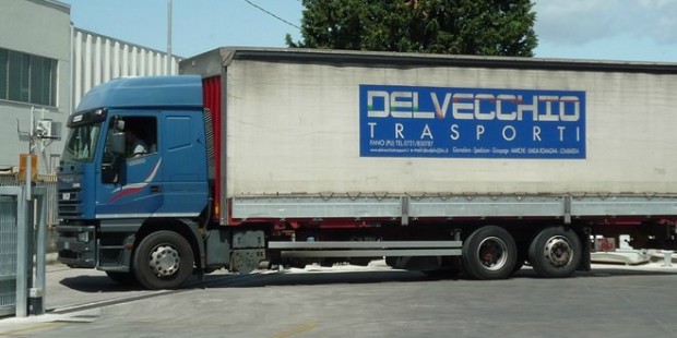 Delvecchio-Trasporti-camion2.jpg