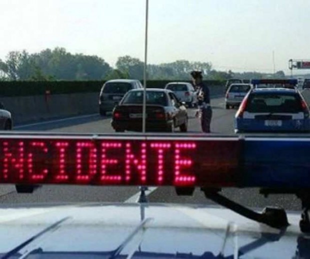 Incidente sull’A14, due feriti soccorsi dall’eliambulanza