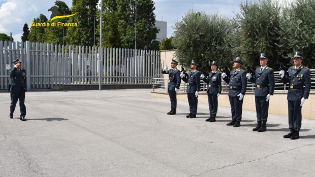 Il comando provinciale Pesaro Urbino ha accolto il comandante regionale della Guardia di Finanza Marche